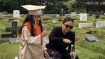 Gewa Lulus TK, Mutia Ayu Ajak ke Makam Glenn Fredly: Ayah Datang ke Mimpi Ya