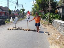 Jembatan di Blitar Retak Diduga Sering Dilewati Kendaraan Overload