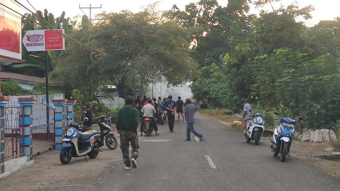 Konflik antarwarga Desa Narasaosina dan Waiburak di Kecamatan Adonara Timur, Flores Timur, NTT, kembali pecah pada Sabtu (18/7/2026). (Foto: Dok. Istimewa)