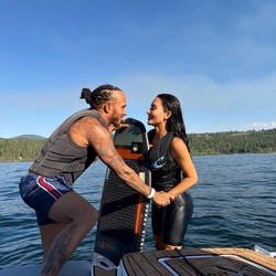 Loverbirds! Lewis Hamilton Resmikan Pacaran dengan Kim Kardashian