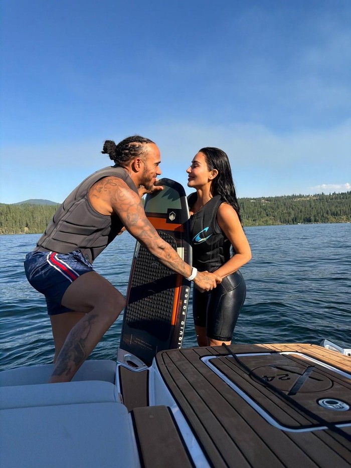 Loverbirds! Lewis Hamilton Resmikan Pacaran dengan Kim Kardashian