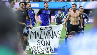 Gedung Putih Bela Argentina Soal Spanduk Malvinas di Piala Dunia