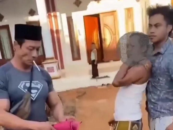 Detik-detik penangkapan pelaku pencabulan anak tiri di Kecamatan Sokobanah, Sampang