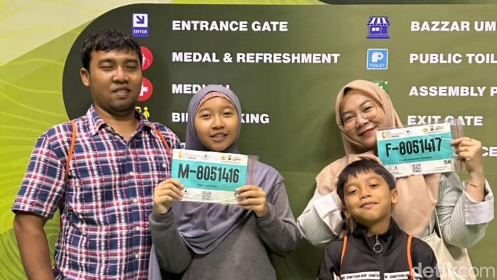 Peserta saat mengambil race pack (Raja Adil Siregar/detikcom)