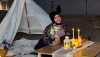 Senyum semringah tak lepas dari wajah Sajidah Halilintar sepanjang acara. Selamat ulang tahun ke-29. (Foto: dok Instagram sajidahhalilintar)
