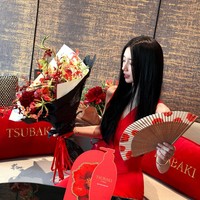Dalam kesempatan itu, Suzy juga mengungkap rahasianya memiliki rambut indah. Memastikan rambutku tetap dalam kondisi baik itu sangat penting… Untuk mewujudkannya, yang benar-benar penting adalah beristirahat. Luangkan waktu seharian untuk beristirahat, bersantai, dan menjadi diri sendiri.” Foto: Instagram