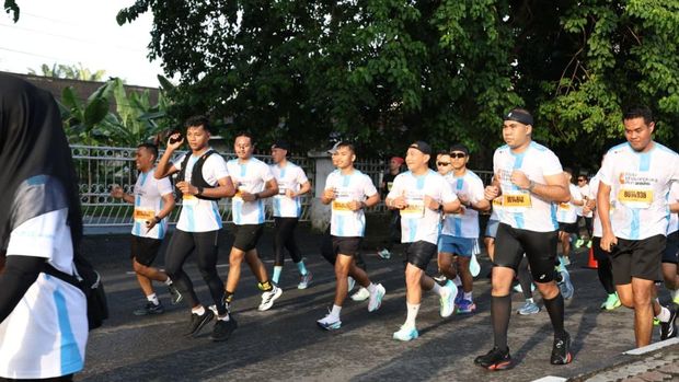 15.080 Pelari ramaikan Riau Bhayangkara Run 2026, gaungkan melawan karhutla di Pekanbaru, Minggu (19/7/2026).