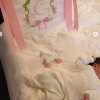 Gaya Chelsea Islan Umumkan Kelahiran, Pamer Foto Baby Charlisze