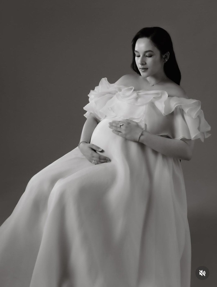 Chelsea Islan Hobi Nongkrong di Kafe, Minum Kopi hingga Ngemil Donat!