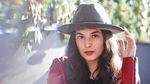 Chelsea Islan Hobi Nongkrong di Kafe, Minum Kopi hingga Ngemil Donat!