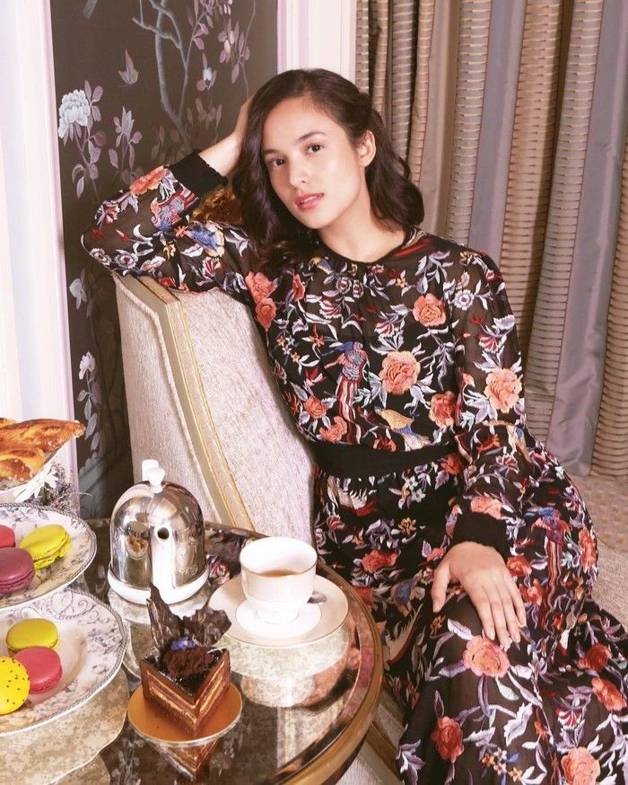 Chelsea Islan Hobi Nongkrong di Kafe, Minum Kopi hingga Ngemil Donat!