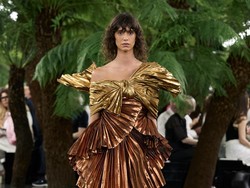 Dior Couture Fall/Winter 2026-2027, Gaun Mewah Sarat Eksperimen Artistik