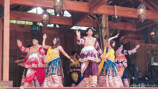 Delegasi 4 negara pamer kebolehan pukau wisatawan The Great Asia Africa Lembang Delegasi 4 negara pamer kebolehan pukau wisatawan The Great Asia Africa Lembang