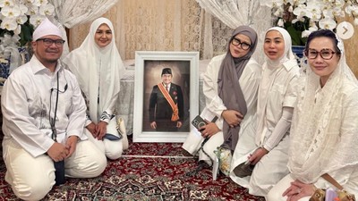 Gaya Donna Agnesia di Tahlil 7 Hari Rachmat Gobel Disorot, Manglingi Berhijab