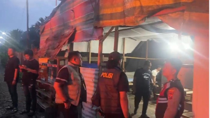 Polisi menggerebek sarang narkoba di Desa Serba Jadi, Kabupaten Deli Serdang.