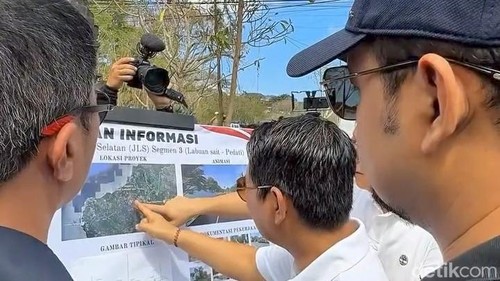 Jajaran Pemkab Badung saat mengecek proyek jalur Lingkar barat di Pecatu, Kuta Selatan, Sabtu (18/7/2026).