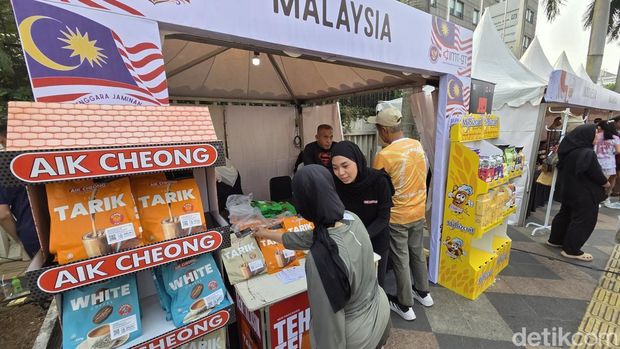 Jakarta Internasional Halal Market di CFD Bundaran HI