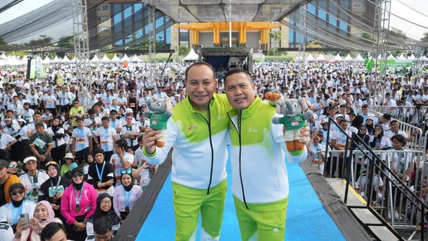 Kekompakan Kapolda Riau dan Pangdam XIX/Tuanku Tambusai di Riau Bhayangkara Run 2026 Kekompakan Kapolda Riau dan Pangdam XIX/Tuanku Tambusai di Riau Bhayangkara Run 2026, Minggu (19/7/2026).