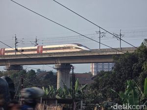 3.333 Layang-layang Diturunkan dari Sekitar Jalur Kereta Cepat
