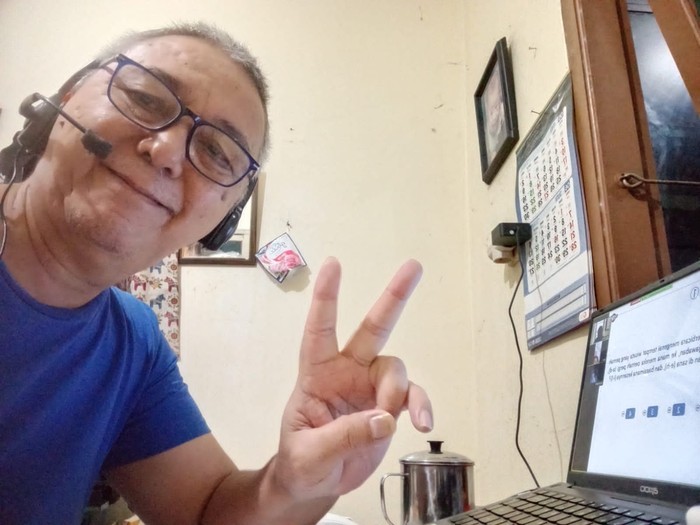 Kisah inspiratif pensiunan guru bernama Rudy Dermawan. Buka kursus bahasa Jepang dengan bayaran seikhlasnya.