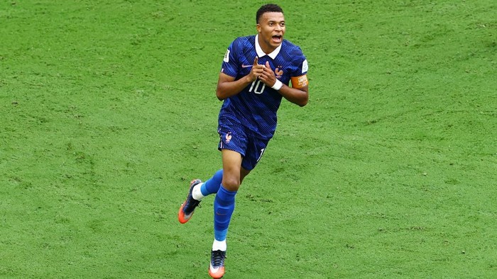Soccer Football - FIFA World Cup 2026 - Bronze Final - France v England - Miami Stadium, Miami Gardens, Florida, U.S. - July 18, 2026 Frances Kylian Mbappe celebrates scoring their third goal REUTERS/Marco Bello