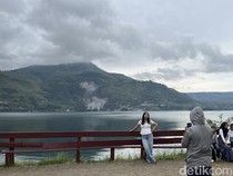 Tugu Raja Sitanggang di Samosir, Spot Nikmati Panorama Pusuk Buhit-Danau Toba