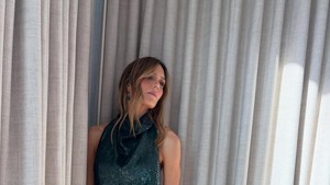 Baru-baru ini, Mandy Moore jadi pembicaraan setelah postingan lewat Stories Instagram pribadinya. Bukan hal negatif, namun pelantun Mandy itu kasih gambaran fakta tentang tubuh perempuan setelah melahirkan. Foto: Mandy Moore/ Instagram