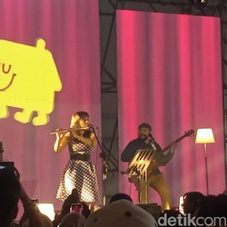 Mocca Hangatkan Sore di Hari Kedua Soundrenaline 2026