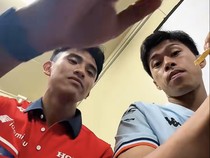 Momen Mario Aji, Ai Ogura, dan Veda Nyantai Bareng sambil Ngemil Keripik Tempe