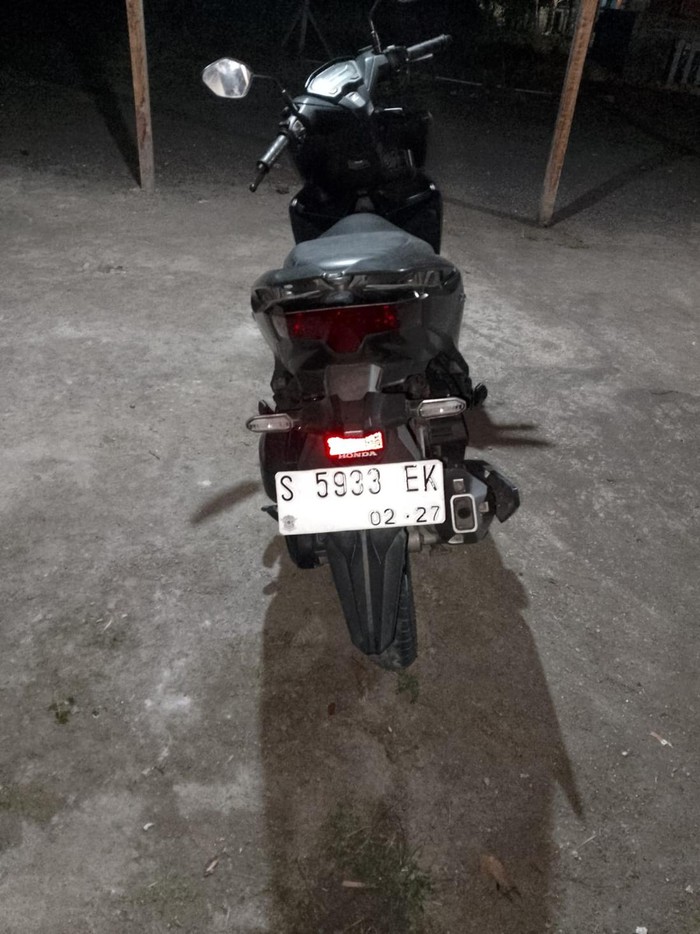 Motor Ditinggal di Sekolah Lamongan, Pengendaranya Kabur Saat Ditegur Guru
