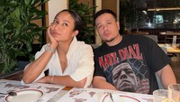 Naomi Zaskia juga mengungkapkan sudah dua tahun berpacaran dengan Albi Mardhani. Ia pertama kali bertemu calon suaminya pada 2020. (Foto: dok Instagram naonomnom)