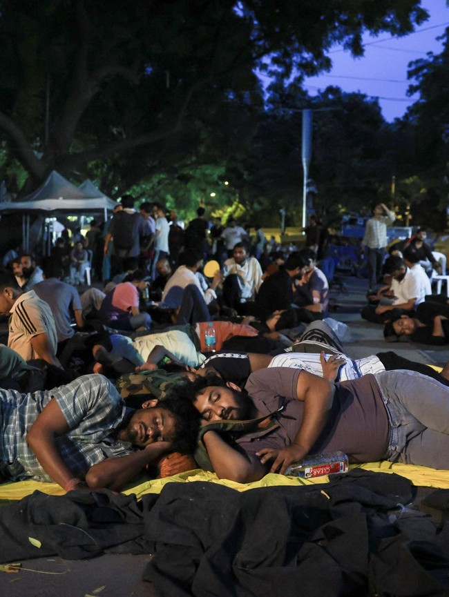 New Delhi Bergejolak, Aktivis Mogok Makan Dipindahkan ke Rumah Sakit