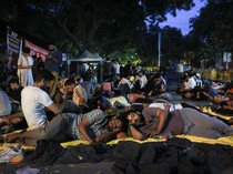 New Delhi Bergejolak, Aktivis Mogok Makan Dipindahkan ke Rumah Sakit