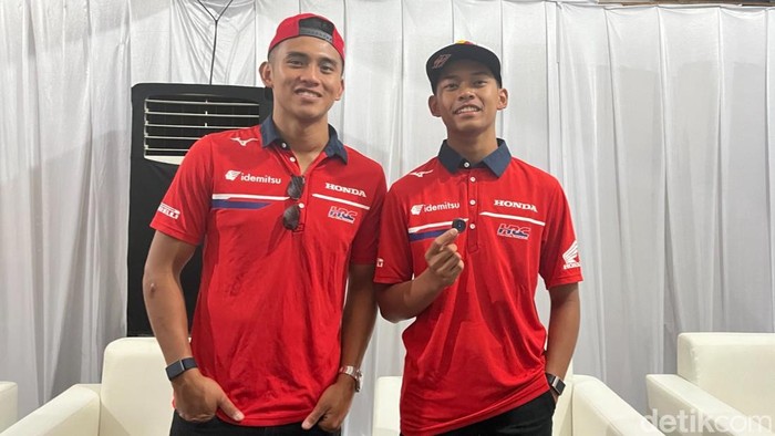Pebalap Indonesia, Veda Ega dan Mario Aji saat ditemui di kawasan Malioboro Jogja, Minggu (19/7/2026).