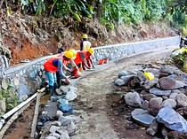 Atasi Genangan, Disperkim Sukabumi Bangun Drainase di Warnasari