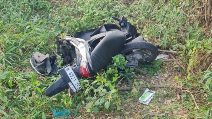 Pemotor tewas tertabrak KA Sritanjung di Pasuruan.
