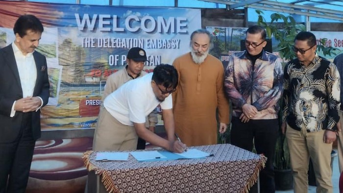Penandatanganan MoU ekspor kopi Kerinci ke Pakistan