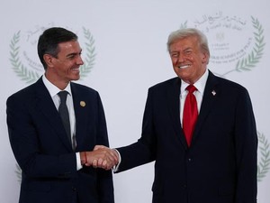 Video Momen Trump Satu Tribun dengan PM Spanyol Nonton Final Piala Dunia