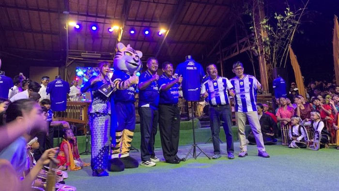 Prosesi pengumuman Mariano Peralta sebagai pemain Persib.