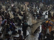 Duka di Tengah Meriahnya Festival Memet Ikan Klaten