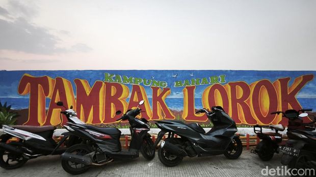 Tambaklorok Semarang Pemandangan tanggul laut yang bersolek mural dan lokasi memburu senja di Kampung Tambak Lorok, Kecamatan Semarang Utara, Kota Semarang, Sabtu (18/7/2026)