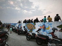 Menikmati Mural dan Senja di Tambaklorok Semarang