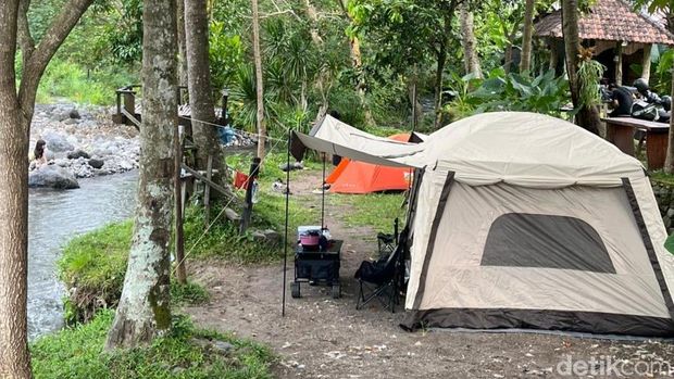 Unda River Camp, tempat berakhir pekan bersama teman dan keluarga di tepian Kota Semarapura, Klungkung, Bali. Unda River Camp, tempat berakhir pekan bersama teman dan keluarga di tepian Kota Semarapura, Klungkung, Bali.
