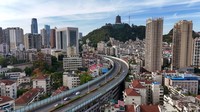 Walau demikian, penghuni juga harus berjibaku dengan debu dari jalanan yang masuk ke dalam apartemen. Foto: NurPhoto via Getty Images/NurPhoto
