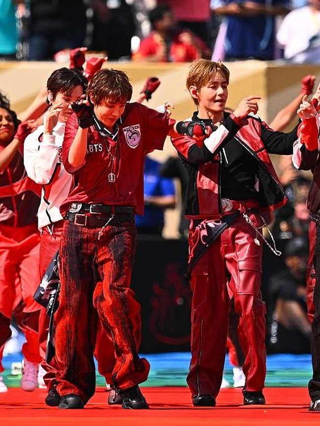 BTS Guncang Final Piala Dunia 2026, Outfit Merahnya Punya Makna Tersembunyi