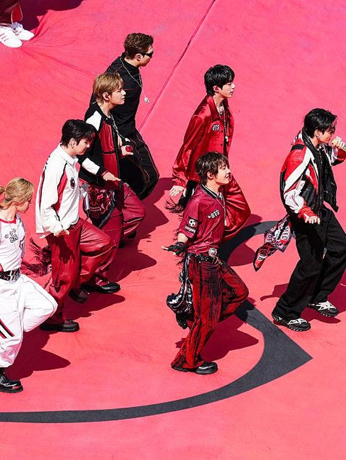Grup K-pop asal Korea Selatan, BTS, tampil dalam pertunjukan jeda babak (halftime show) pada pertandingan final Piala Dunia 2026.