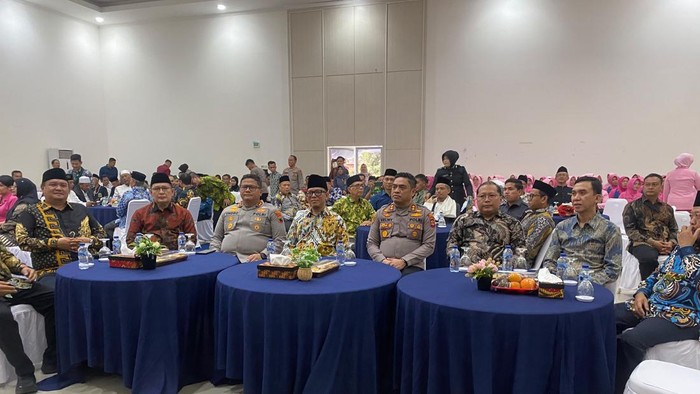 Bupati OKU Teddy Meilwansyah hadiri pisah sambut Kapolres OKU.