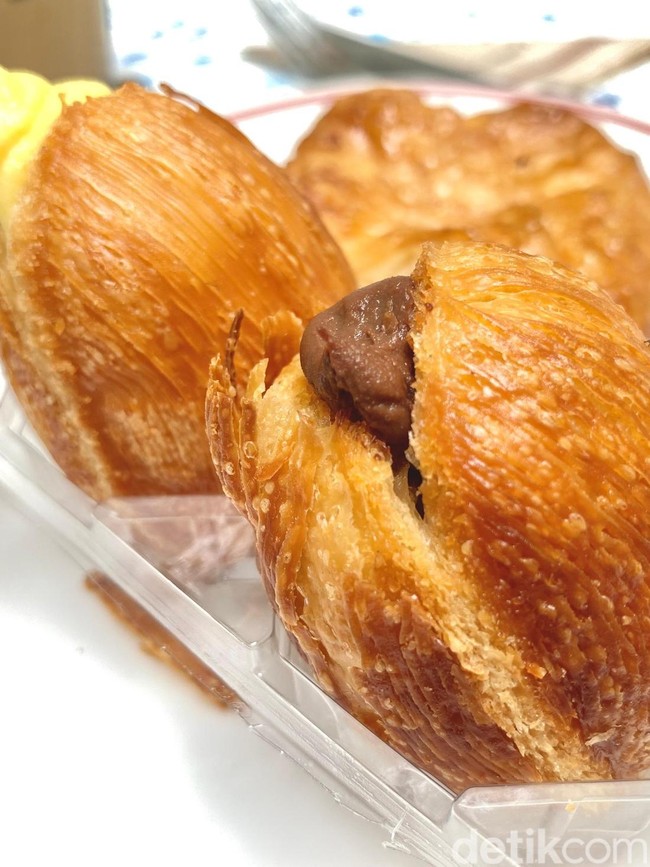 Nyamm! Sarapan Cicip CroEgg Flaky dan Sea Salt Coffee di Kafe Baru Jaksel