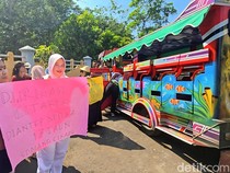 Naik Odong-odong, Warga Cikadu Tagih Janji Perbaikan Irigasi