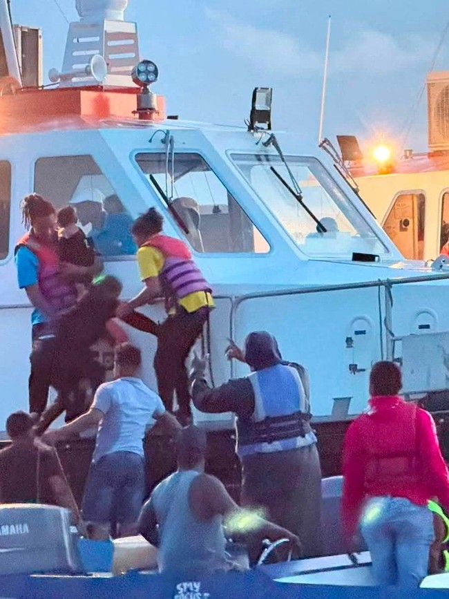 Feri Penumpang Karam di Guyana, Operasi Penyelamatan Terus Berlangsung